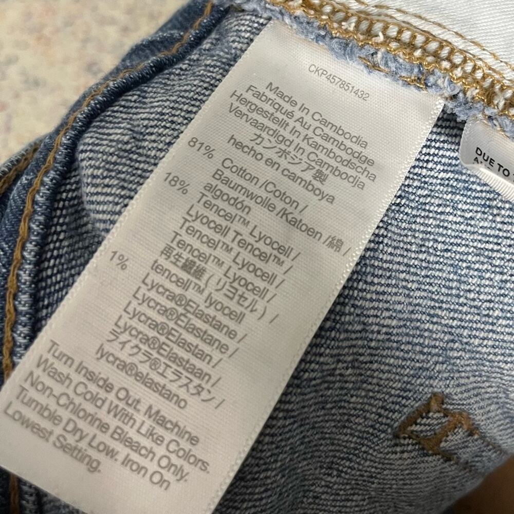 Madewell High-Rise Straight Leg Jeans in Medium Blue Wash - Picture 9 of 9